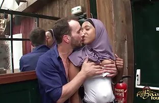 دو بالغ شهوانی, دمار از روزگارمان درآورد یک دختر سکس کم حجم رایگان نوجوان آسیایی و پور تقدیر خود را به بیدمشک او