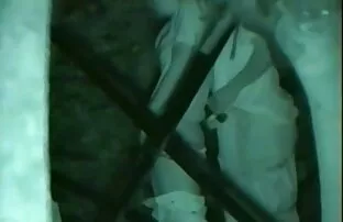 یک مرد کمک می کند تا همسر خود را جلق زدن بیدمشک او با انگشتان دست خود را دانلود رایگان کلیپ کم حجم سکسی