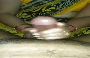 دباغی زیبایی درج یک موز خیار فیلم سینمایی سکسی کم حجم و کیر مصنوعی به سوراخ او