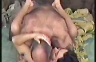 زیبا دختر جوان طول می کشد خاموش panties او را در حالی که دراز کشیده بر روی تخت در اتاق دانلود كليپ كم حجم سكسي خواب پسر طول می کشد مراقبت از او و او کمک می کند تا او را عریان او میپرد و در حال حاضر دختر است با او به خوبی ببینید
